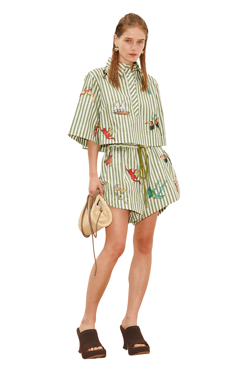 Bisou Embroidered Short